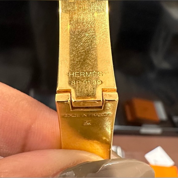 Hermes Clic H Bracelet - Red Enamel - Picture 7 of 11